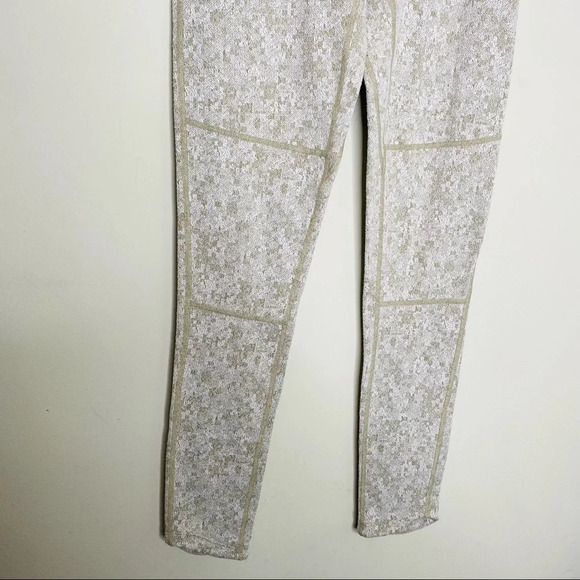 Gymshark Washed Khaki Marl High Rise Fleur Texture Leggings Size Small - Picture 6 of 10